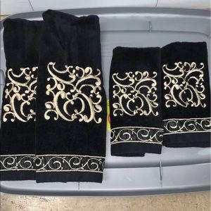 2 Hand Towels & 2 Finger-tip Towels
